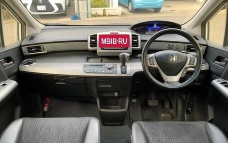 Honda Freed I, 2016 год, 933 000 рублей, 10 фотография