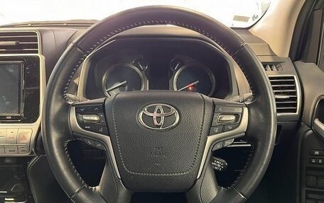 Toyota Land Cruiser Prado 150 рестайлинг 2, 2021 год, 3 522 577 рублей, 7 фотография
