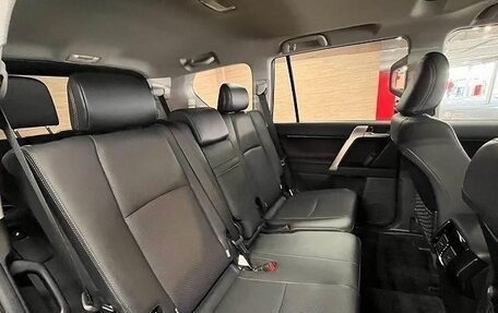 Toyota Land Cruiser Prado 150 рестайлинг 2, 2021 год, 3 522 577 рублей, 12 фотография