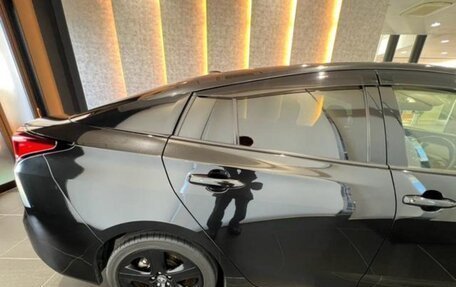 Toyota Prius IV XW50, 2022 год, 1 600 000 рублей, 4 фотография
