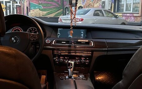 BMW 7 серия, 2011 год, 2 000 000 рублей, 10 фотография