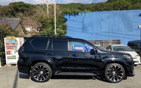 Toyota Land Cruiser Prado 150 рестайлинг 2, 2021 год, 3 470 000 рублей, 8 фотография