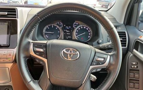 Toyota Land Cruiser Prado 150 рестайлинг 2, 2021 год, 3 470 000 рублей, 12 фотография