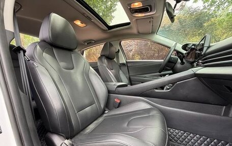 Hyundai Elantra, 2022 год, 1 265 000 рублей, 20 фотография