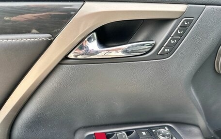 Lexus RX IV рестайлинг, 2019 год, 4 500 000 рублей, 17 фотография