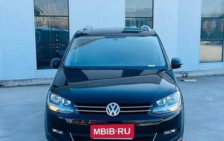 Volkswagen Sharan II, 2018 год, 1 850 400 рублей, 2 фотография