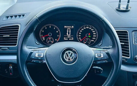 Volkswagen Sharan II, 2018 год, 1 850 400 рублей, 11 фотография