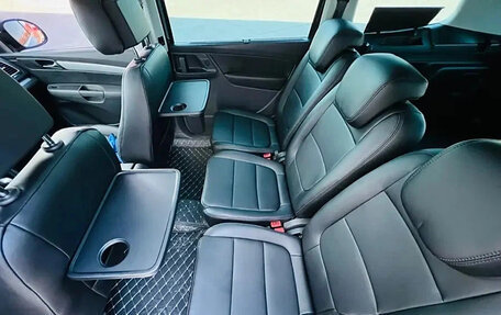 Volkswagen Sharan II, 2018 год, 1 850 400 рублей, 17 фотография