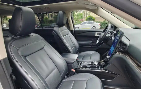 Ford Explorer VI, 2022 год, 2 950 000 рублей, 6 фотография