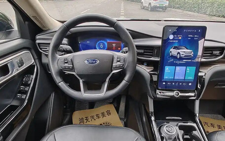Ford Explorer VI, 2022 год, 2 950 000 рублей, 8 фотография