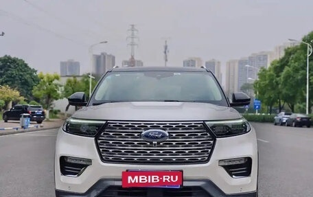 Ford Explorer VI, 2022 год, 2 950 000 рублей, 2 фотография