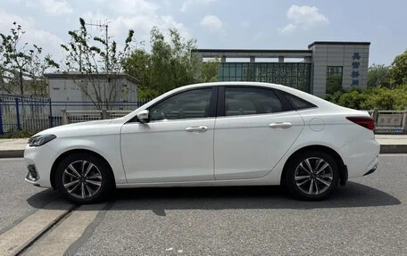 Ford Escort, 2022 год, 1 070 000 рублей, 4 фотография