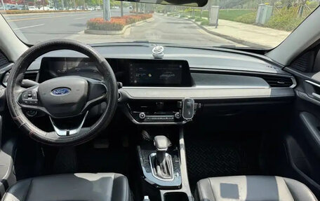 Ford Escort, 2022 год, 1 070 000 рублей, 7 фотография