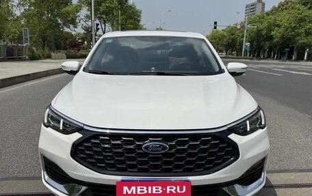 Ford Escort, 2022 год, 1 070 000 рублей, 2 фотография