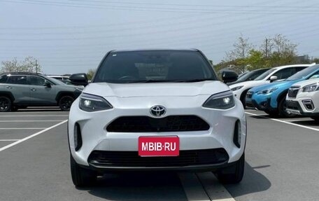 Toyota Yaris Cross, 2022 год, 1 650 000 рублей, 1 фотография