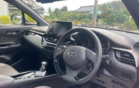 Toyota C-HR I рестайлинг, 2021 год, 1 700 000 рублей, 9 фотография