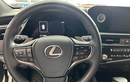 Lexus ES VII, 2022 год, 2 920 000 рублей, 10 фотография