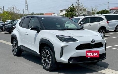 Toyota Yaris Cross, 2022 год, 1 650 000 рублей, 3 фотография