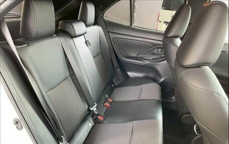 Toyota Yaris Cross, 2022 год, 1 650 000 рублей, 18 фотография