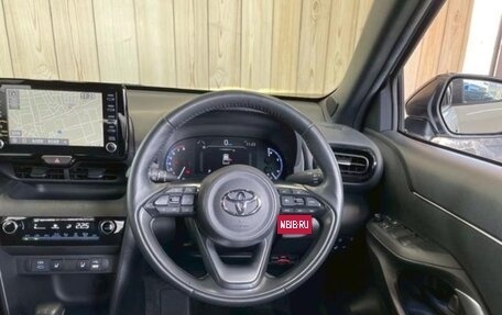 Toyota Yaris Cross, 2022 год, 1 650 000 рублей, 15 фотография