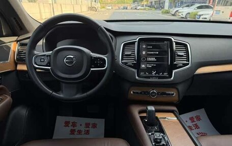 Volvo XC90 II рестайлинг, 2021 год, 3 880 000 рублей, 9 фотография
