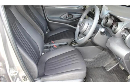 Toyota Yaris, 2021 год, 710 055 рублей, 10 фотография