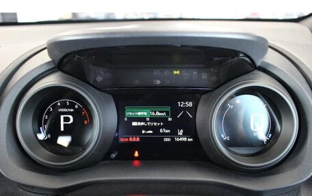 Toyota Yaris, 2021 год, 710 055 рублей, 15 фотография