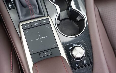 Lexus RX IV рестайлинг, 2021 год, 4 300 000 рублей, 15 фотография