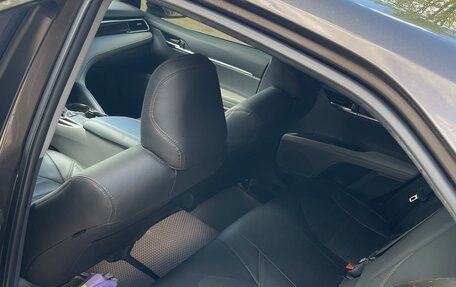 Toyota Camry, 2018 год, 2 850 000 рублей, 10 фотография