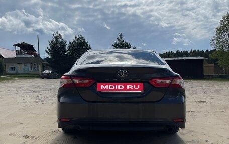 Toyota Camry, 2018 год, 2 850 000 рублей, 5 фотография