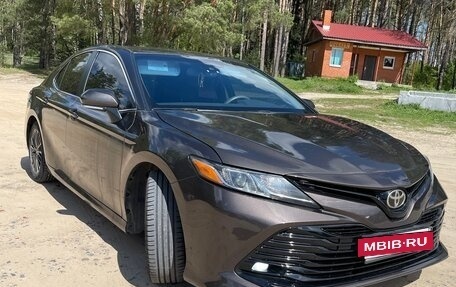Toyota Camry, 2018 год, 2 850 000 рублей, 8 фотография