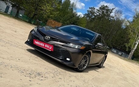 Toyota Camry, 2018 год, 2 850 000 рублей, 2 фотография
