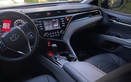 Toyota Camry, 2018 год, 2 850 000 рублей, 9 фотография