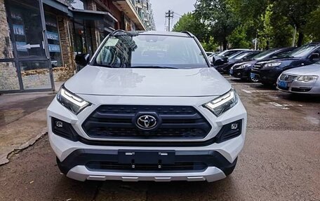 Toyota RAV4, 2023 год, 3 645 000 рублей, 2 фотография