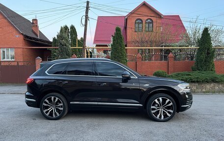 Volkswagen Touareg III, 2021 год, 5 990 000 рублей, 5 фотография