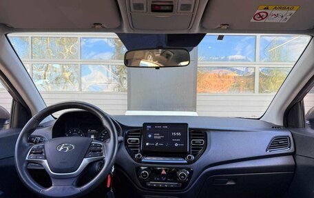 Hyundai Solaris II рестайлинг, 2021 год, 1 750 000 рублей, 10 фотография