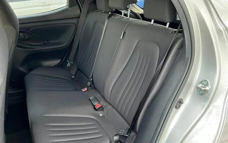 Toyota Yaris, 2020 год, 658 777 рублей, 10 фотография