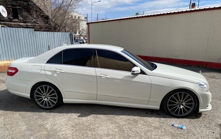 Mercedes-Benz E-Класс, 2010 год, 1 200 000 рублей, 3 фотография