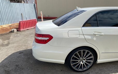 Mercedes-Benz E-Класс, 2010 год, 1 200 000 рублей, 11 фотография