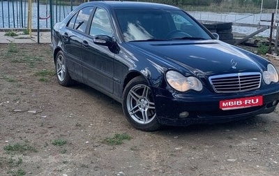 Mercedes-Benz C-Класс, 2003 год, 850 000 рублей, 1 фотография