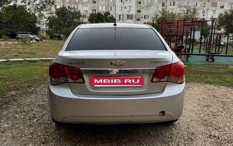 Chevrolet Cruze II, 2010 год, 700 000 рублей, 2 фотография