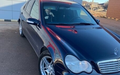 Mercedes-Benz C-Класс, 2003 год, 850 000 рублей, 5 фотография