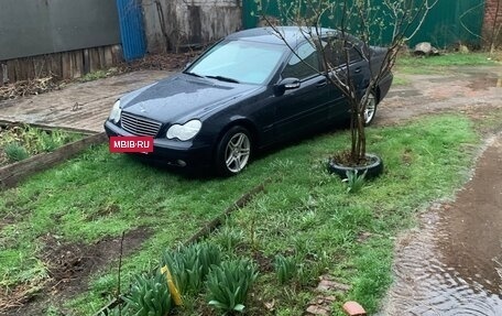 Mercedes-Benz C-Класс, 2003 год, 850 000 рублей, 4 фотография