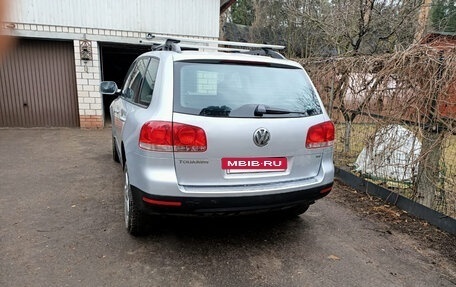 Volkswagen Touareg III, 2003 год, 1 000 000 рублей, 2 фотография