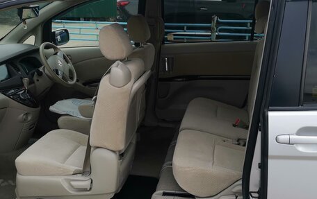 Toyota ISis I, 2011 год, 1 150 000 рублей, 7 фотография