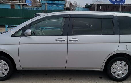 Toyota ISis I, 2011 год, 1 150 000 рублей, 4 фотография