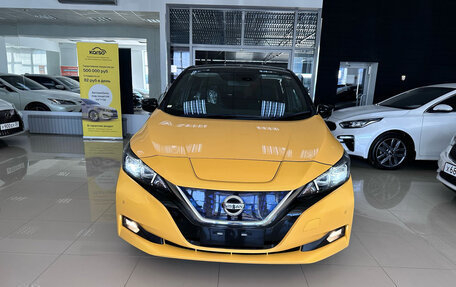 Nissan Leaf II, 2019 год, 1 500 000 рублей, 2 фотография