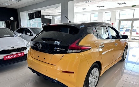 Nissan Leaf II, 2019 год, 1 500 000 рублей, 7 фотография
