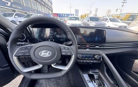 Hyundai Elantra, 2024 год, 2 190 000 рублей, 6 фотография