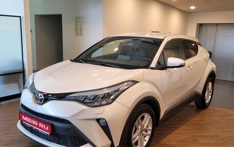 Toyota C-HR I рестайлинг, 2021 год, 2 349 000 рублей, 1 фотография